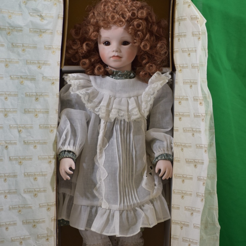 1991 The Ashton Drake Galleries KATRINA Doll